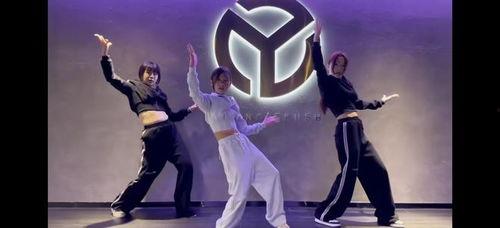 日韩几个女人跳舞的视频